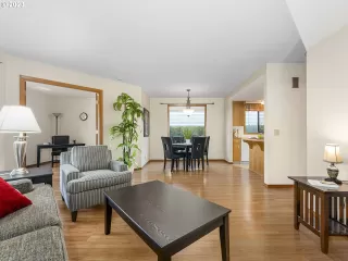 Photo #3: 23289825 Listing