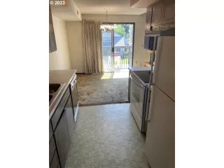 Photo #3: 23290643 Listing