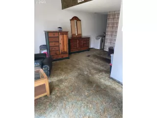 Photo #4: 23290643 Listing