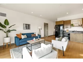 Photo #4: 23290941 Listing 