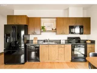 Photo #5: 23290941 Listing 