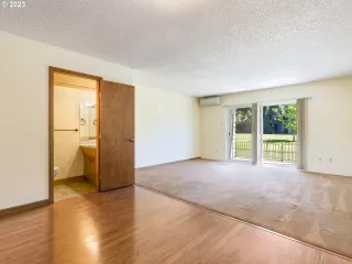 Photo #6: 23291070 Listing