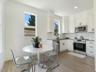 Photo #2: 23291109 Listing