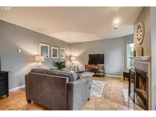 Photo #3: 23291672 Listing