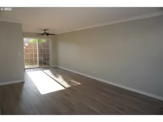 Photo #3: 23292290 Listing