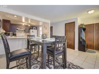 Photo #3: 23292325 Listing