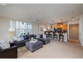 Photo #2: 23292330 Listing