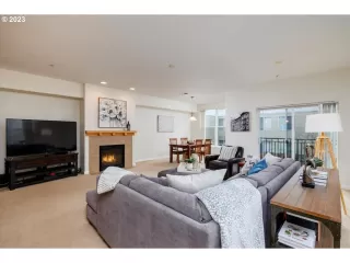 Photo #3: 23292330 Listing