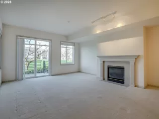 Photo #5: 23293130 Listing