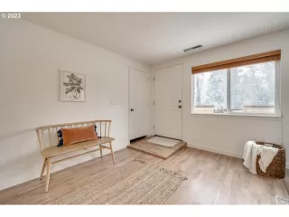 Photo #3: 23294485 Listing