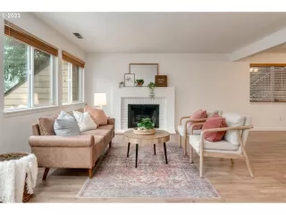 Photo #5: 23294485 Listing