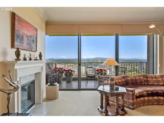 Photo #4: 23295077 Listing