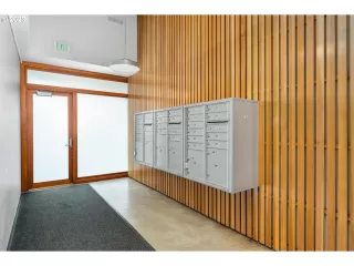 Photo #3: 23296414 Listing 