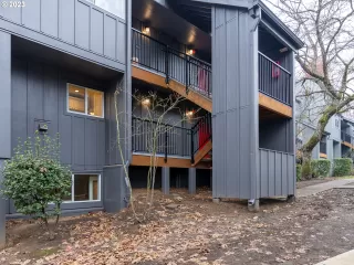 Photo #3: 23296977 Listing