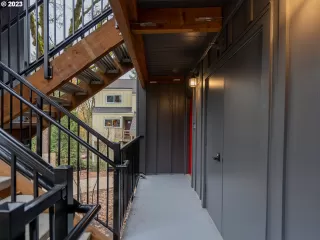 Photo #4: 23296977 Listing