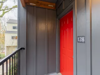 Photo #5: 23296977 Listing