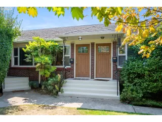 Photo #2: 23297841 Listing