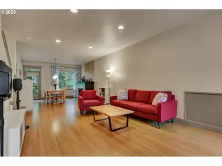 Photo #5: 23298151 Listing