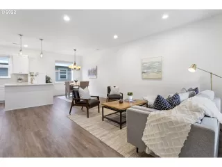 Photo #2: 23298333 Listing