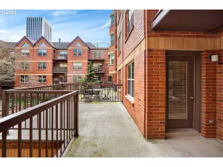 Photo #4: 23298774 Listing 