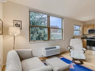 Photo #5: 23299108 Listing 