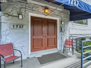 Photo #2: 23299146 Listing 