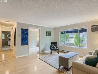 Photo #5: 23299146 Listing 