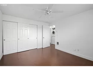 Photo #3: 23299151 Listing