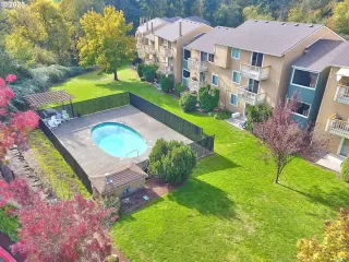 Photo #4: 23299520 Listing 