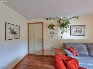 Photo #5: 23299520 Listing 