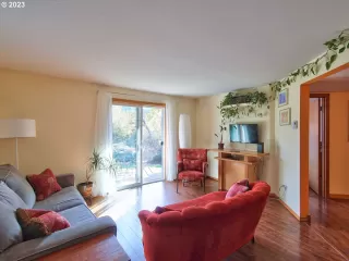 Photo #6: 23299520 Listing 