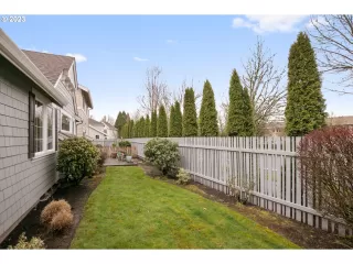 Photo #3: 23300113 Listing