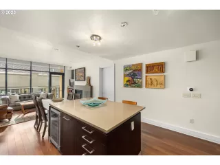 Photo #4: 23300331 Listing