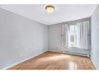 Photo #3: 23301010 Listing