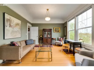 Photo #5: 23301151 Listing