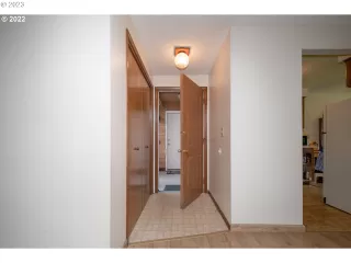 Photo #5: 23301433 Listing