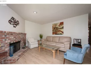 Photo #6: 23301433 Listing