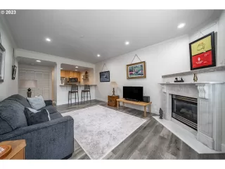 Photo #4: 23301753 Listing