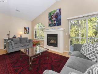 Photo #3: 23303169 Listing