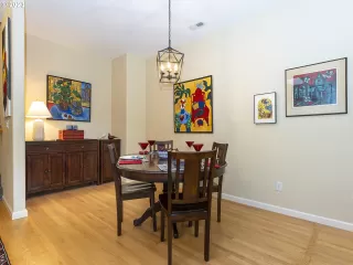 Photo #5: 23303169 Listing