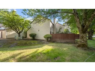 Photo #4: 23303258 Listing