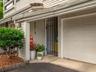 Photo #2: 23303670 Listing 