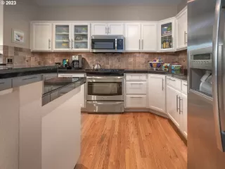 Photo #5: 23303670 Listing 