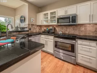 Photo #6: 23303670 Listing 