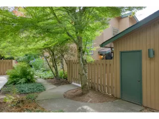 Photo #3: 23304364 Listing