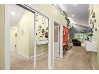 Photo #5: 23304364 Listing