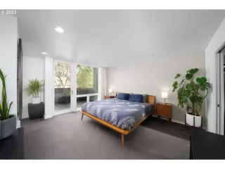 Photo #3: 23304695 Listing