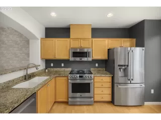 Photo #6: 23305107 Listing 