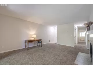 Photo #4: 23306662 Listing