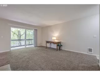 Photo #5: 23306662 Listing